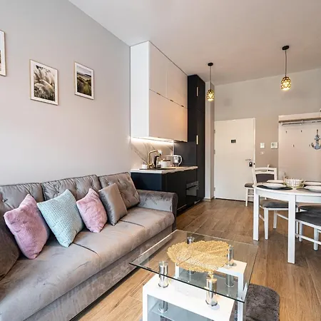 Przy Plaży W Rogowie, Między Morzem Bałtyckim A Jeziorem Resko, Otoczone Lasem I Ciszą - 2homerent Apartament Rogowo (Gryfice)