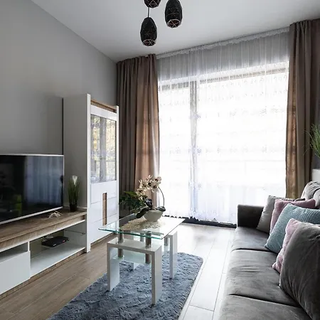 Apartment Przy Plazy W Rogowie, Miedzy Morzem Baltyckim A Jeziorem Resko, Otoczone Lasem I Cisza - 2homerent