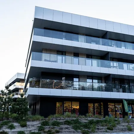 Przy Plaży W Rogowie, Między Morzem Bałtyckim A Jeziorem Resko, Otoczone Lasem I Ciszą - 2homerent *