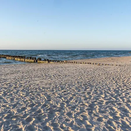 Przy Plaży W Rogowie, Między Morzem Bałtyckim A Jeziorem Resko, Otoczone Lasem I Ciszą - 2homerent Rogowo (Gryfice)