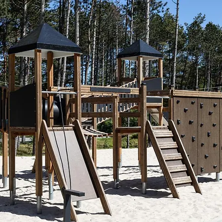 Przy Plaży W Rogowie, Między Morzem Bałtyckim A Jeziorem Resko, Otoczone Lasem I Ciszą - 2homerent *