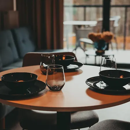 Przy Plaży W Rogowie, Między Morzem Bałtyckim A Jeziorem Resko, Otoczone Lasem I Ciszą - 2homerent