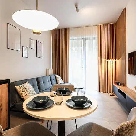 Przy Plaży W Rogowie, Między Morzem Bałtyckim A Jeziorem Resko, Otoczone Lasem I Ciszą - 2homerent *