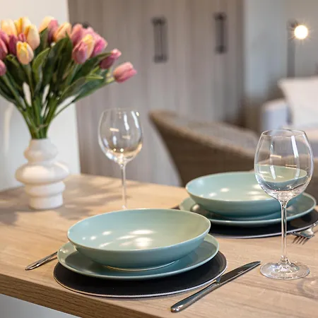 Przy Plaży W Rogowie, Między Morzem Bałtyckim A Jeziorem Resko, Otoczone Lasem I Ciszą - 2homerent *