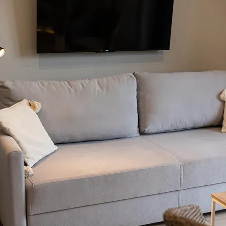 Przy Plaży W Rogowie, Między Morzem Bałtyckim A Jeziorem Resko, Otoczone Lasem I Ciszą - 2homerent *