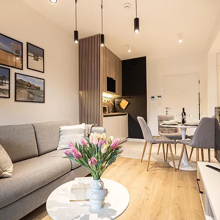 Przy Plazy W Rogowie, Miedzy Morzem Baltyckim A Jeziorem Resko, Otoczone Lasem I Cisza - 2homerent Apartment *