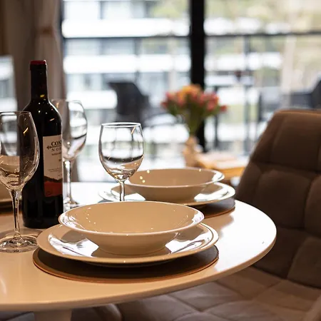 Przy Plaży W Rogowie, Między Morzem Bałtyckim A Jeziorem Resko, Otoczone Lasem I Ciszą - 2homerent Apartament *