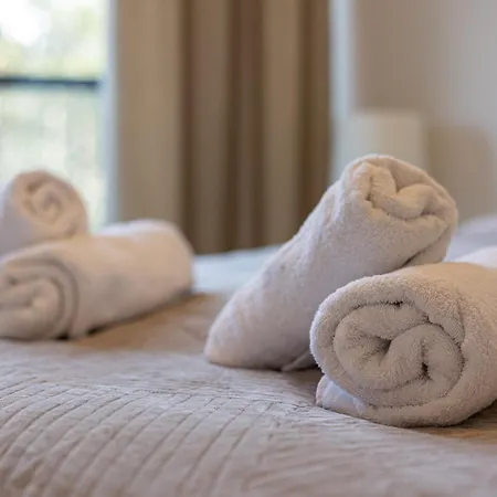 아파트 Przy Plazy W Rogowie, Miedzy Morzem Baltyckim A Jeziorem Resko, Otoczone Lasem I Cisza - 2homerent 로고보