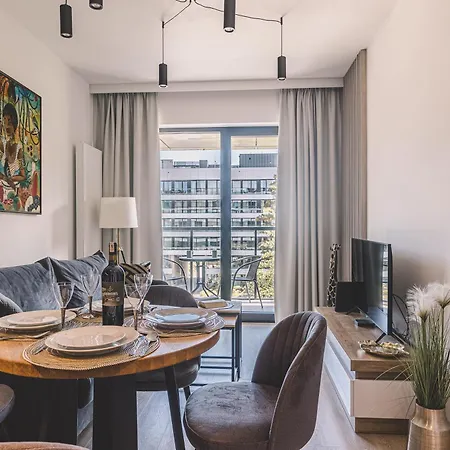 Przy Plazy W Rogowie, Miedzy Morzem Baltyckim A Jeziorem Resko, Otoczone Lasem I Cisza - 2homerent 아파트 로고보