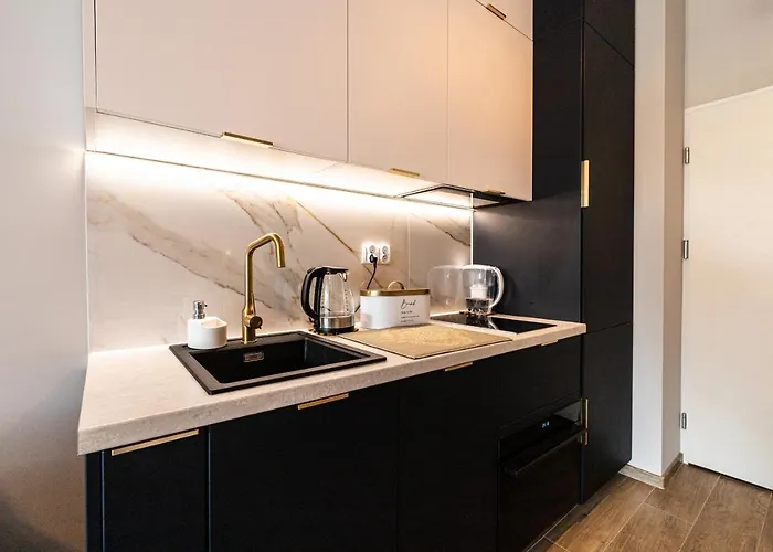 Przy Plazy W Rogowie, Miedzy Morzem Baltyckim A Jeziorem Resko, Otoczone Lasem I Cisza - 2homerent شقة