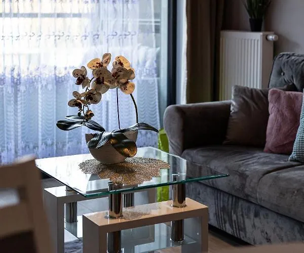 Przy Plazy W Rogowie, Miedzy Morzem Baltyckim A Jeziorem Resko, Otoczone Lasem I Cisza - 2homerent شقة روغوفو