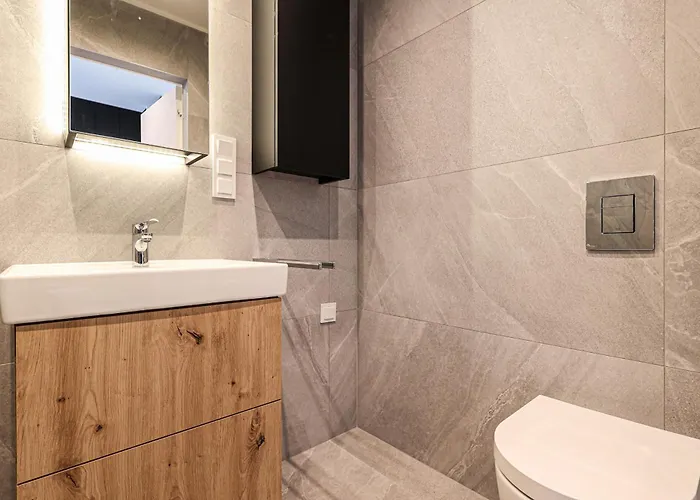 Przy Plazy W Rogowie, Miedzy Morzem Baltyckim A Jeziorem Resko, Otoczone Lasem I Cisza - 2homerent شقة